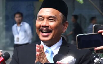 Prabowo Lantik Mantan Aktivis dan Akademisi Jadi Kepala Bakom