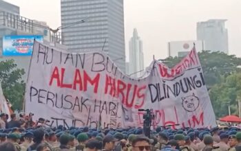 Demo Sumpah Pemuda di Jakarta Sempat Memanas, Mahasiswa Paksa Tembos Barikade Polisi