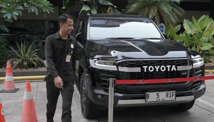KPK Sita Land Cruiser Milik Gus Arif