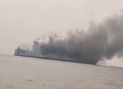 Kapal Terbakar Vml2 Large