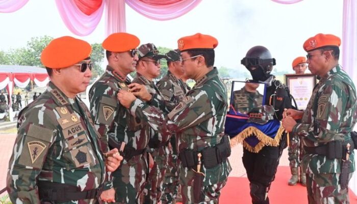 Sinergi TNI-Polri: Bersama Panglima TNI, Kapolri Terima Kehormatan sebagai Warga Korpasgat TNI AU