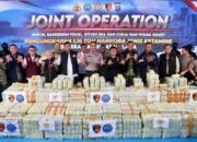 Kapolri Jenderal Suyudi Ario Seto Di Sela Acara Pengungkapan Kasus Penyelundupan 1 Ton Ketamin Dalam Kapal Mt Global 168 Di Pe 1792735457316 169