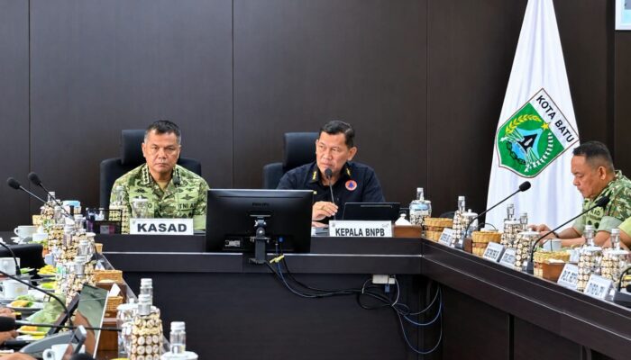 BNPB Tambah Helikopter Water Bombing dan Pesawat OMC untuk Atasi Karhutla di Jawa Timur