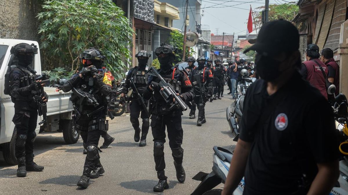Penggerebekan Narkoba Kampung Ambon 1791528113102 169